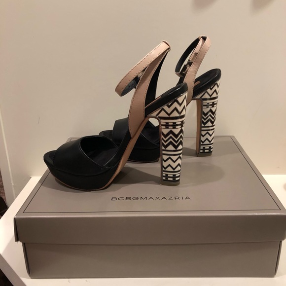 BCBG Max Azria Black Leather Chunky Heel Sz. 7 - Picture 3 of 6